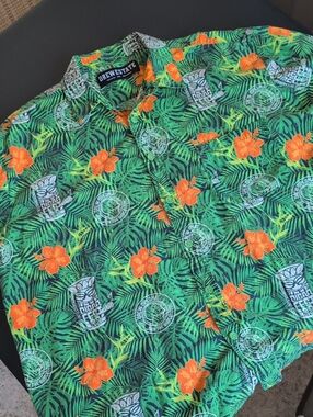 DREW ESTATE Men’s Cigar Fest Tiki Hawaiian Camp Shirt